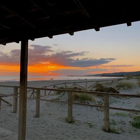 Hotel Camping San Teodoro La Cinta Exterior foto